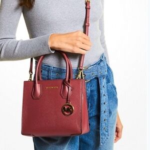 Michael Kors Medium Mercer Crossbody Bag with Adjustable Strap and Gold Hardware